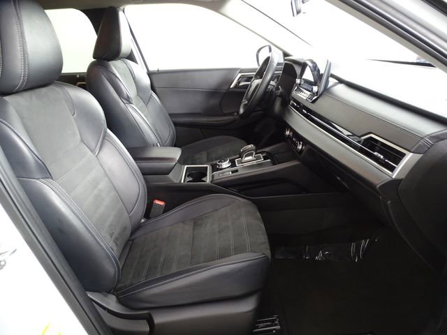 Used 2024 Mitsubishi Outlander SE image 14