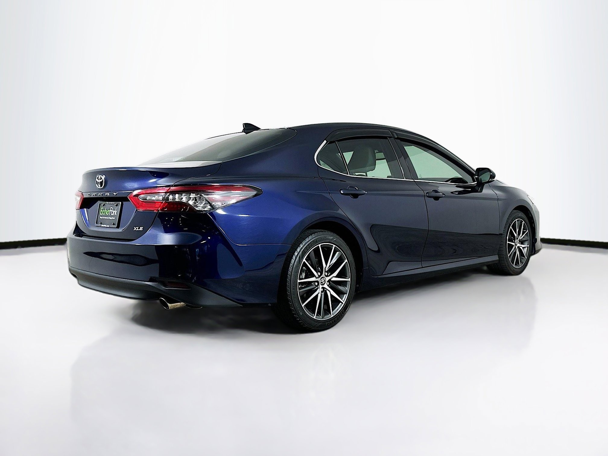 Used 2021 Toyota Camry XLE image 9