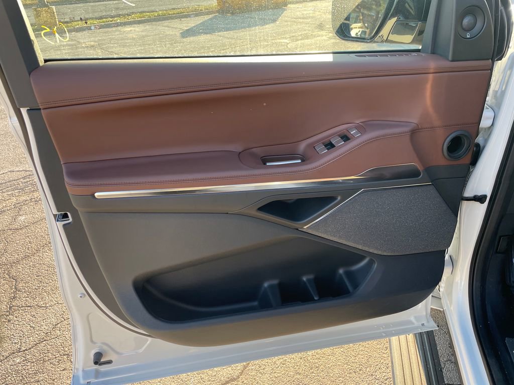 New 2025 Lincoln Navigator Reserve image 14