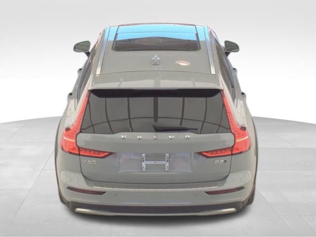 Used 2025 Volvo V60 B5 Cross Country Plus AWD/4WD image 6