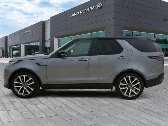 Used 2025 Land Rover Discovery Metropolitan Edition AWD/4WD image 2