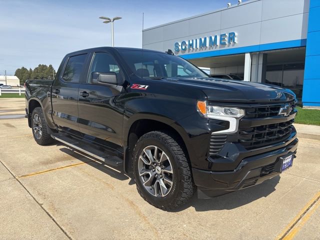 Used 2024 Chevrolet Silverado 1500 RST AWD/4WD image 3