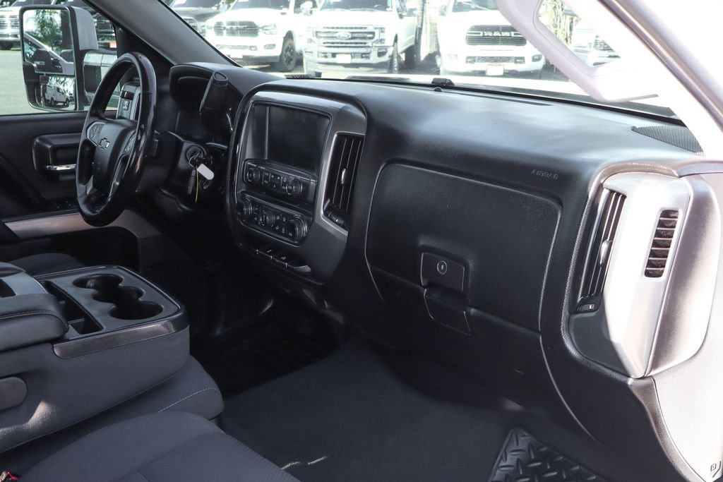 Used 2018 Chevrolet Silverado 1500 LT w/ All Star Edition image 40
