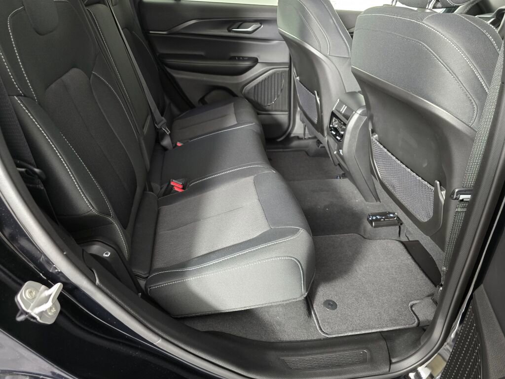 New 2025 Jeep Grand Cherokee Laredo X w/ Trailer Tow Package image 28