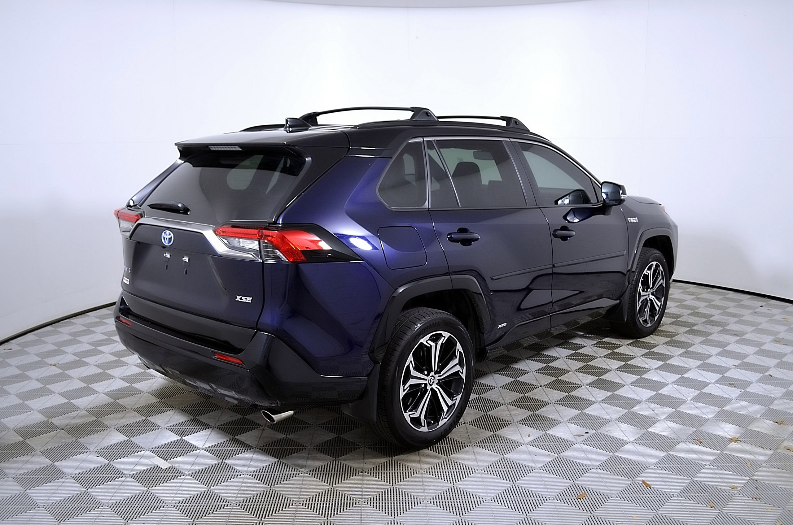 Used 2024 Toyota RAV4 XSE AWD/4WD image 8