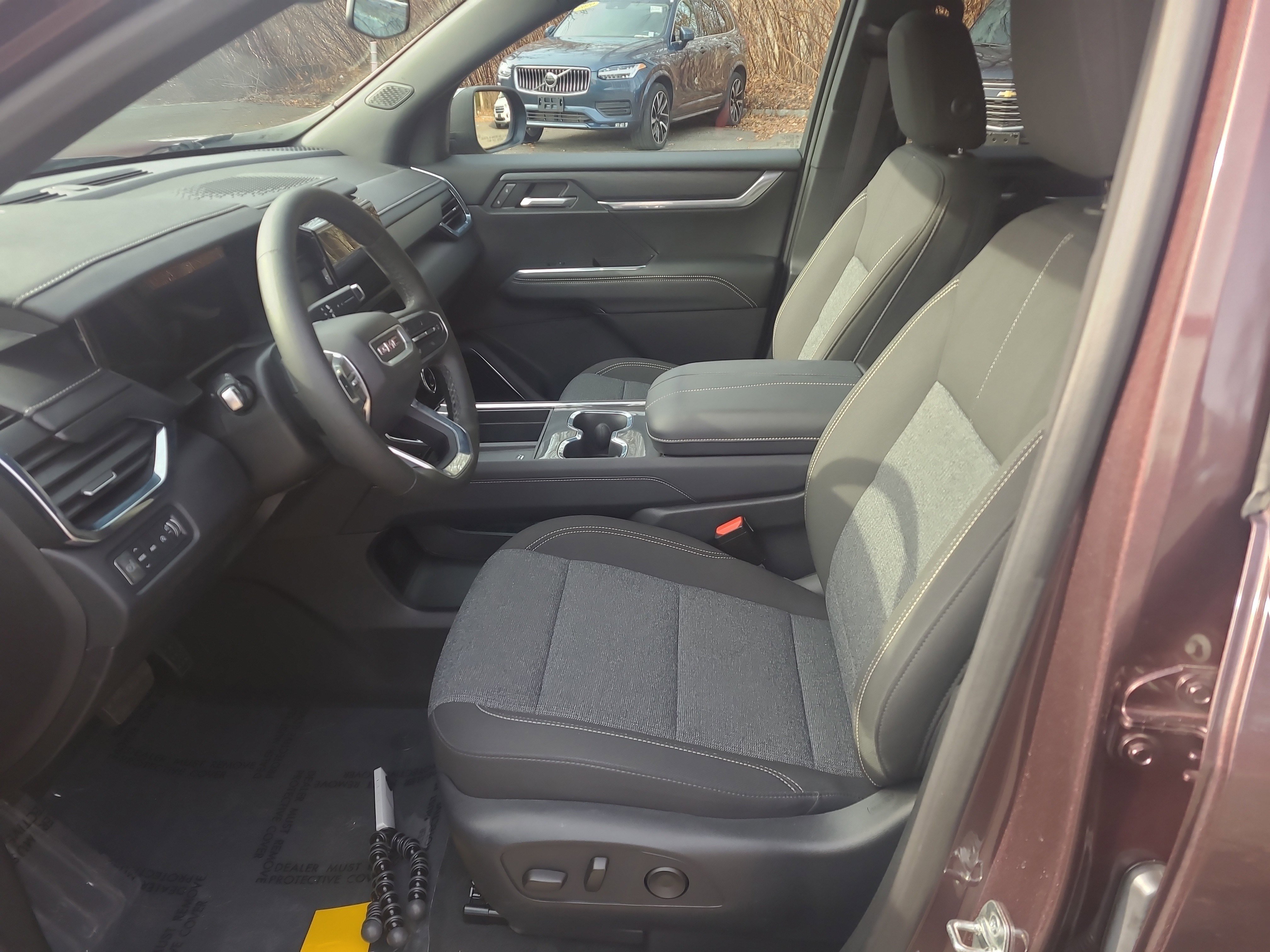 Used 2025 GMC Acadia Elevation w/ LPO, All-Weather Package image 17