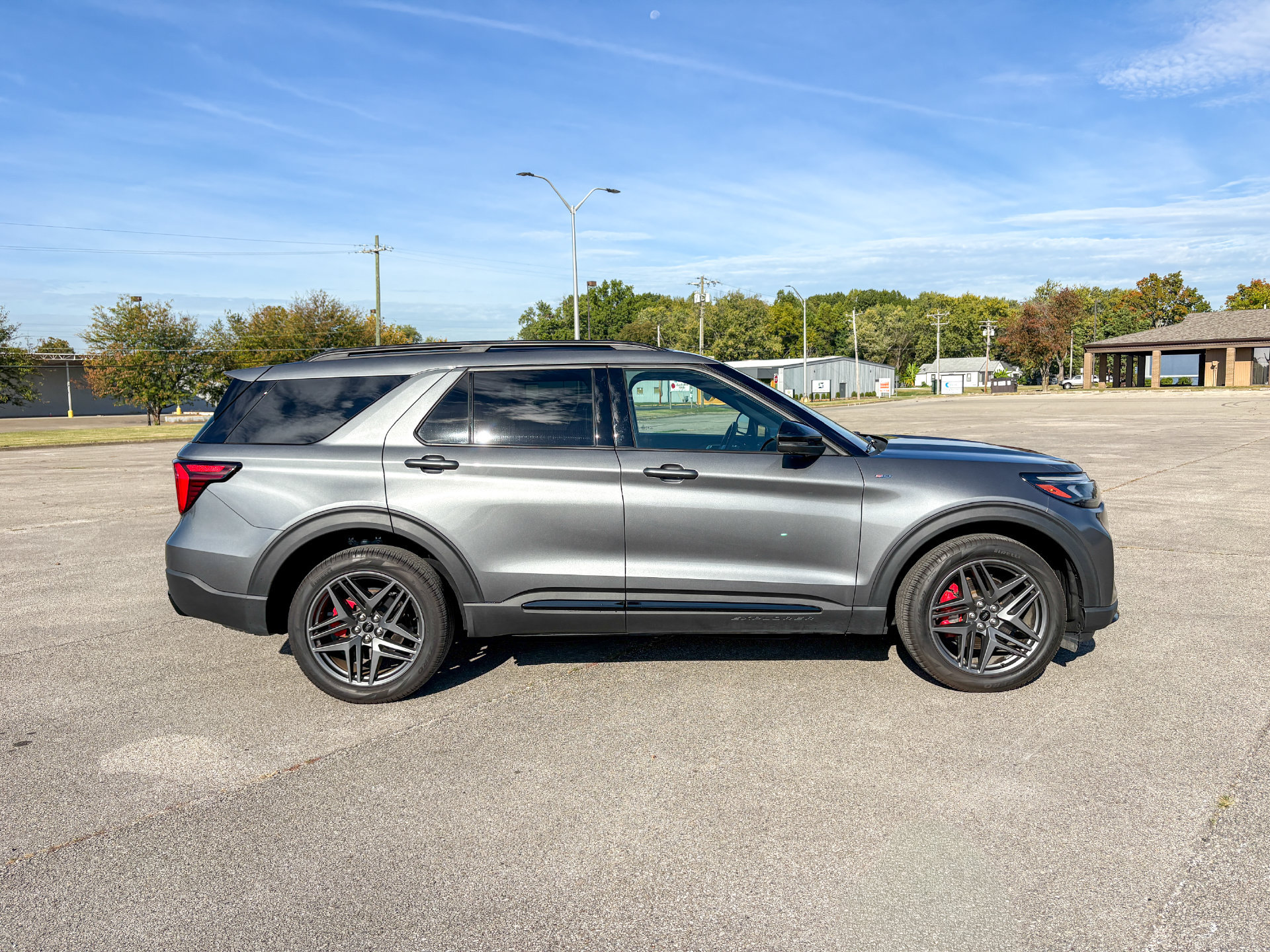 Used 2025 Ford Explorer ST-Line w/ ST-Line Street Pack AWD/4WD image 10