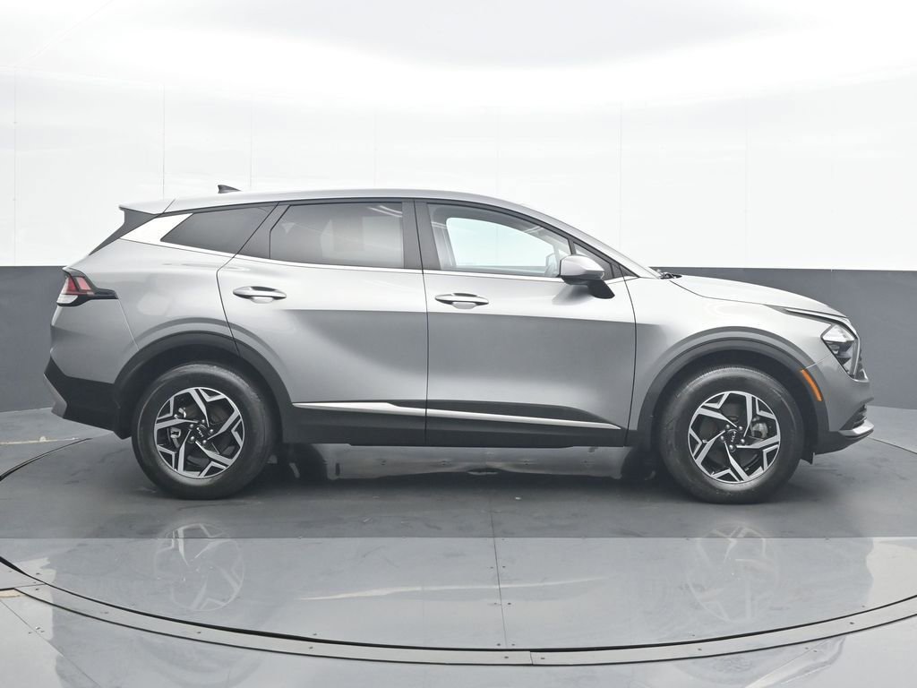 Used 2023 Kia Sportage LX image 7