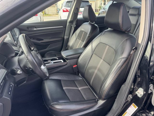 Used 2024 Nissan Altima 2.5 SR FWD image 9