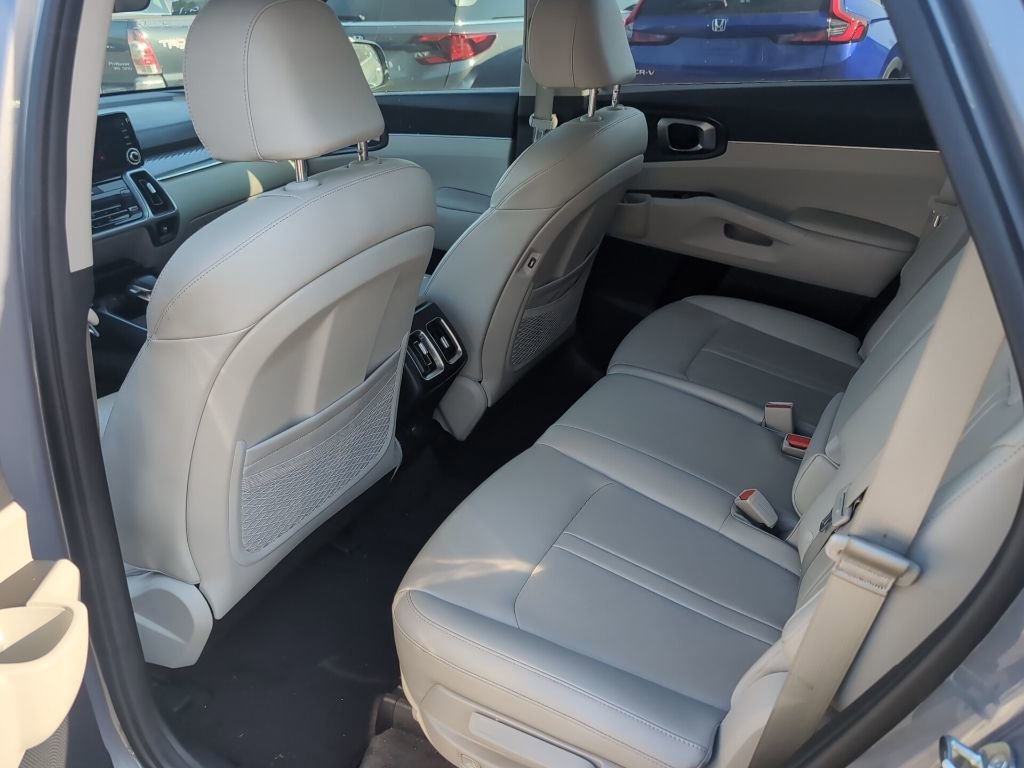 Used 2023 Kia Sorento S w/ Panoramic Sunroof Package image 14