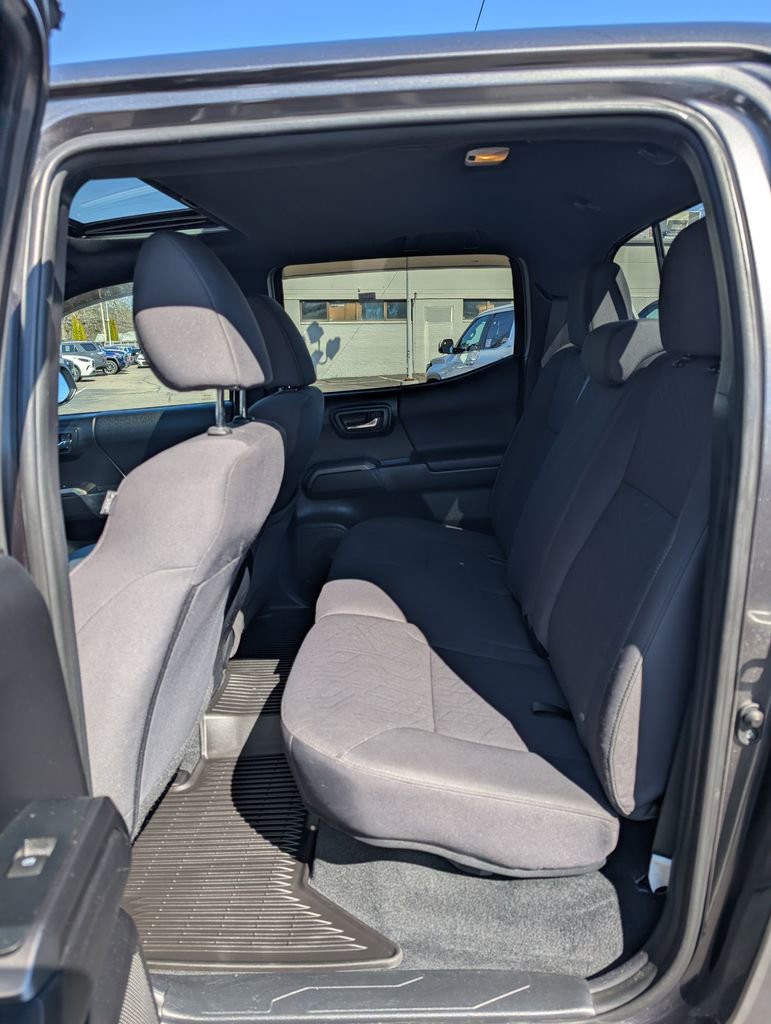 Used 2017 Toyota Tacoma TRD Sport image 15