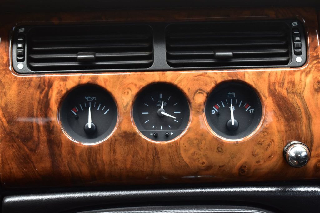 Used 2002 Jaguar XK8 Convertible RWD image 25