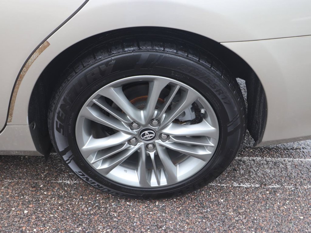 Used 2016 Toyota Camry SE w/ Moonroof Package FWD image 22