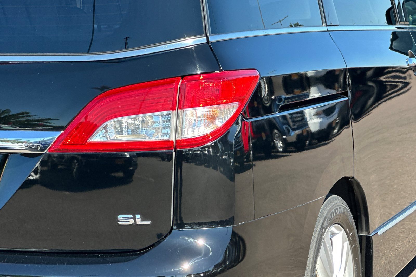 Used 2014 Nissan Quest SL FWD image 25