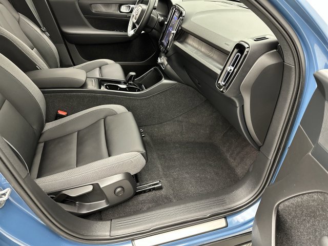 Certified 2023 Volvo C40 Recharge Core AWD/4WD image 25