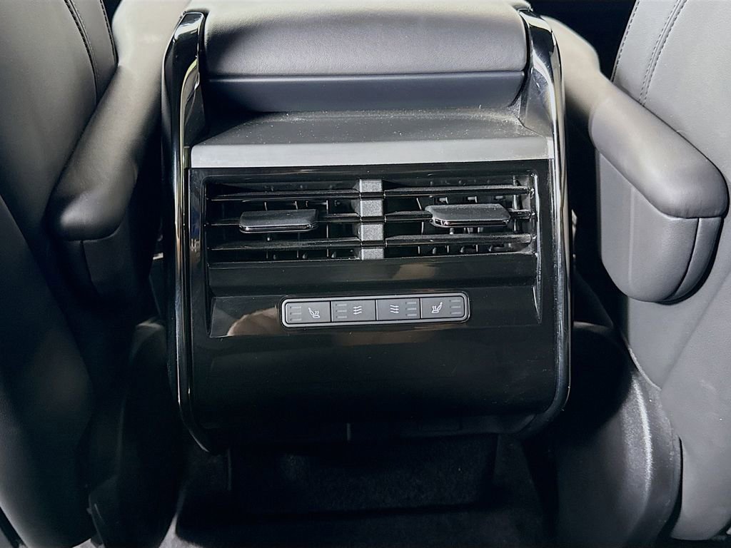 Used 2025 Land Rover Range Rover Sport SE image 27