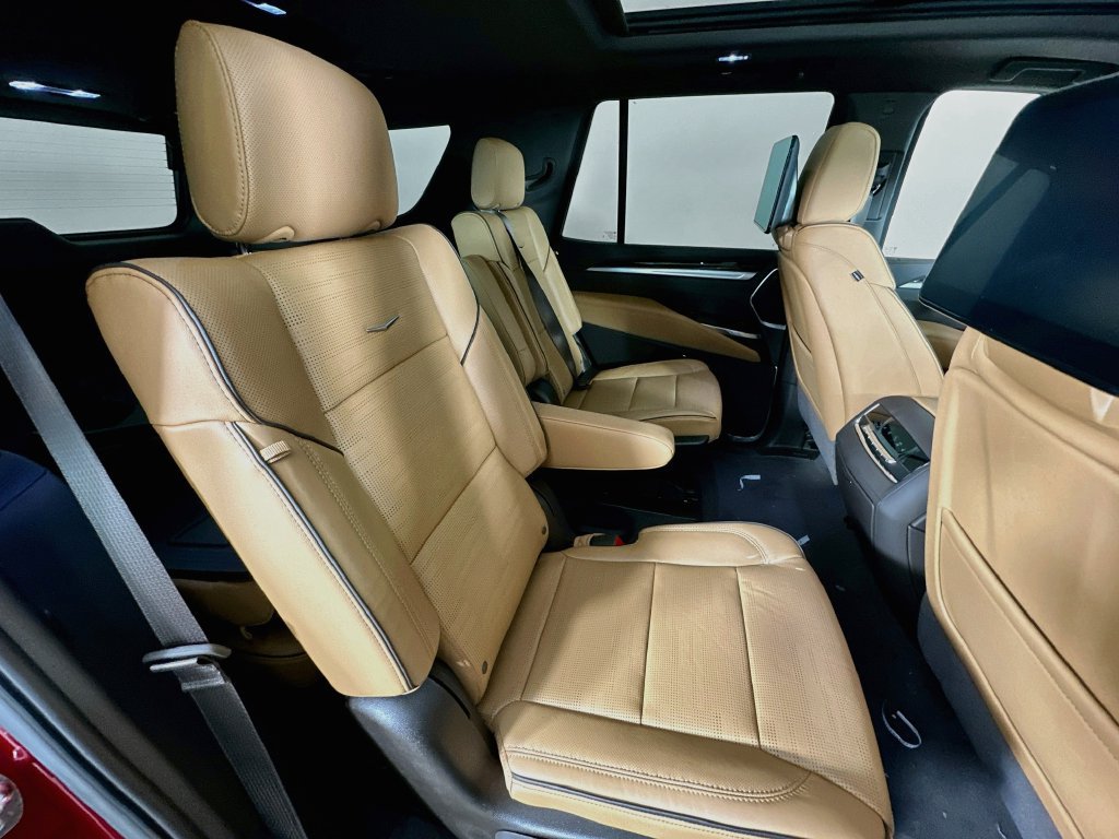 New 2026 Cadillac Escalade Luxury w/ LPO, Radiant Package AWD/4WD image 37