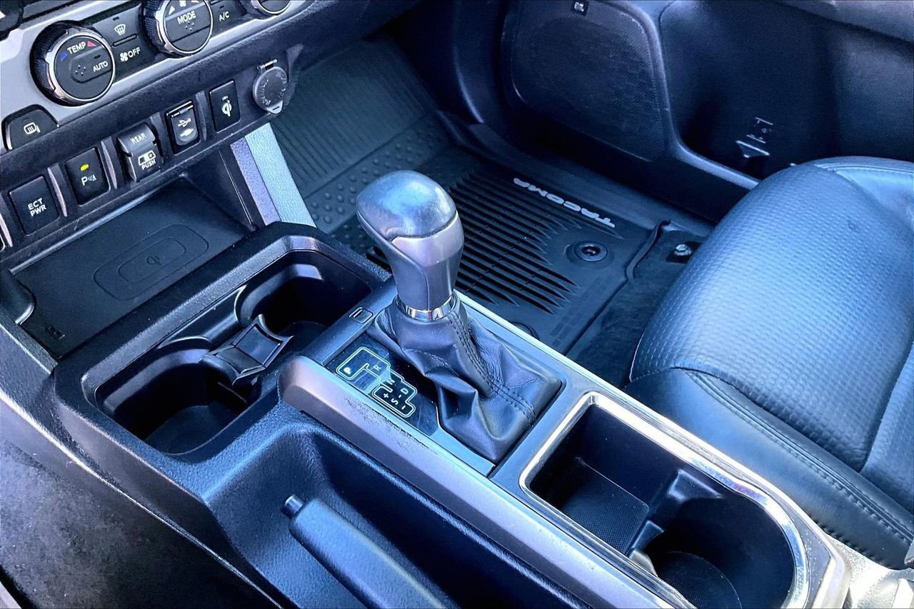 Used 2019 Toyota Tacoma Limited image 31