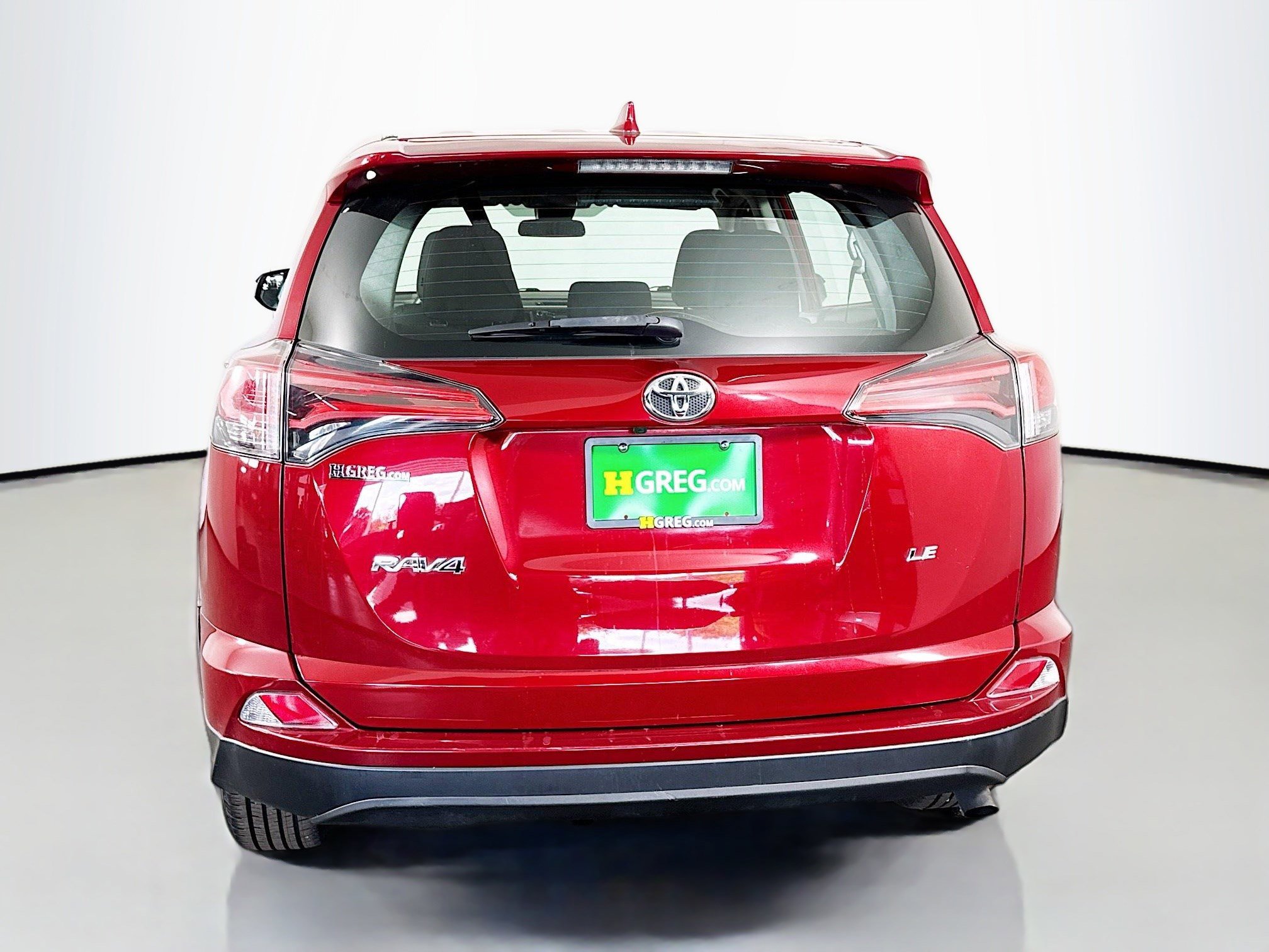 Used 2018 Toyota RAV4 LE image 8