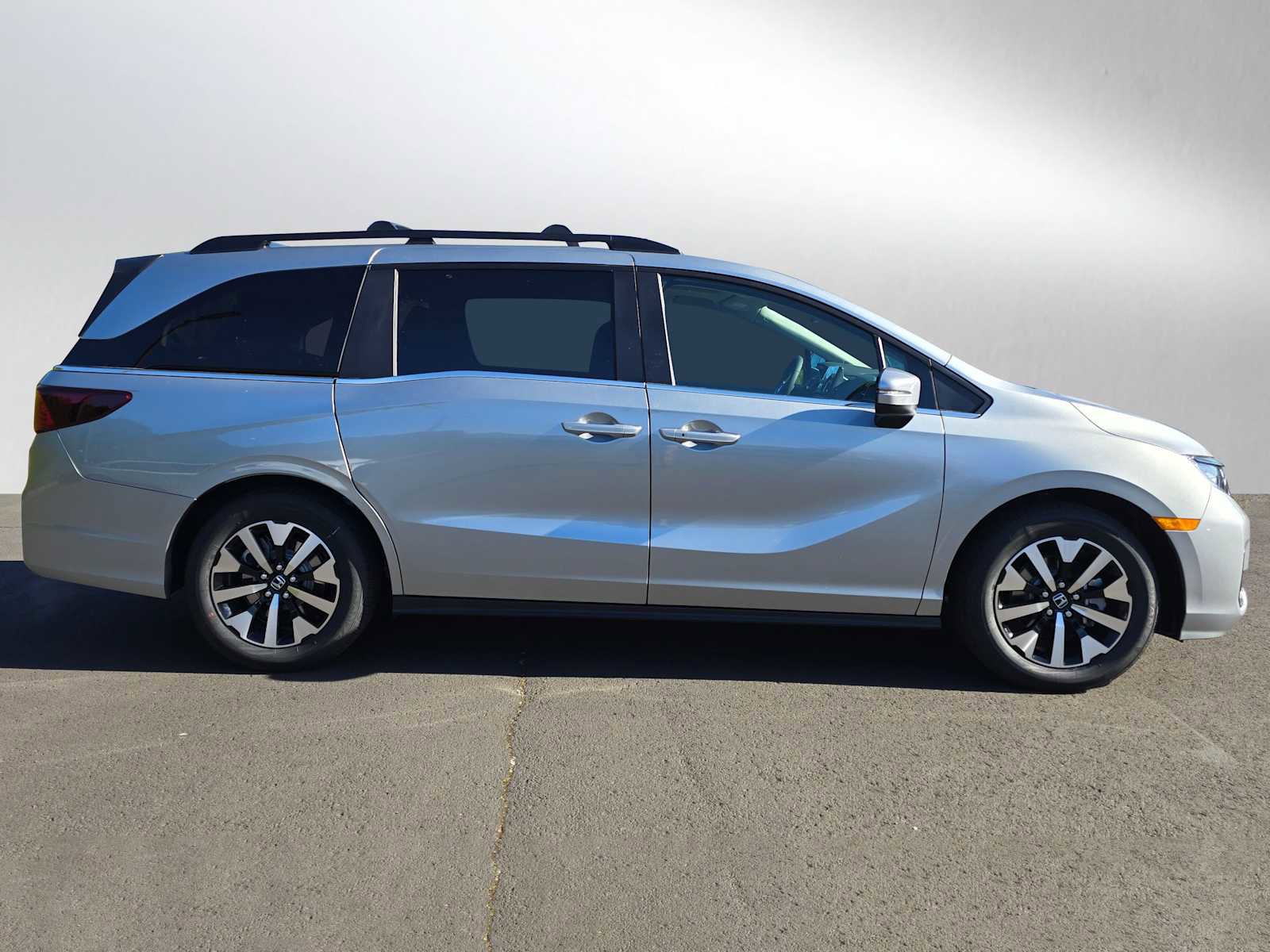 New 2026 Honda Odyssey EX-L image 2