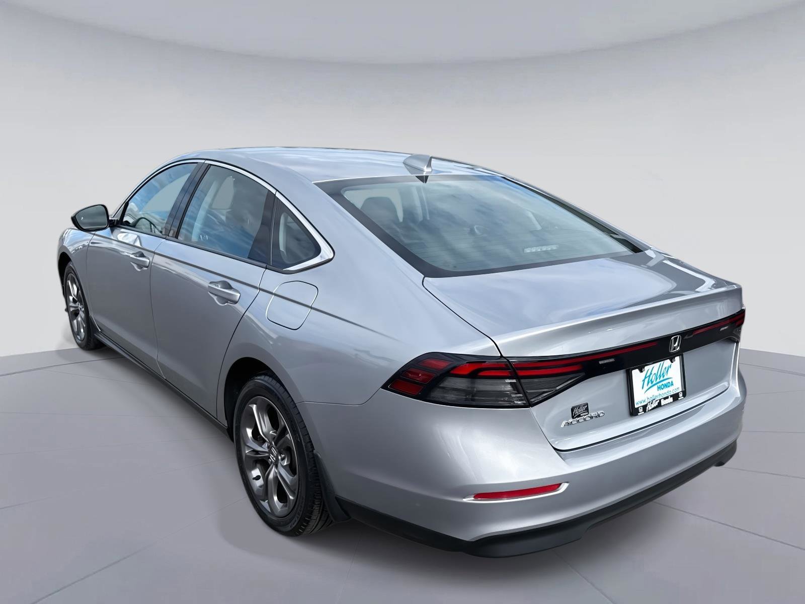 Certified 2023 Honda Accord EX image 6