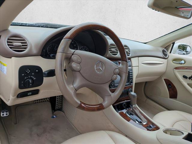 Used 2009 Mercedes-Benz CLK 550 Cabriolet image 10