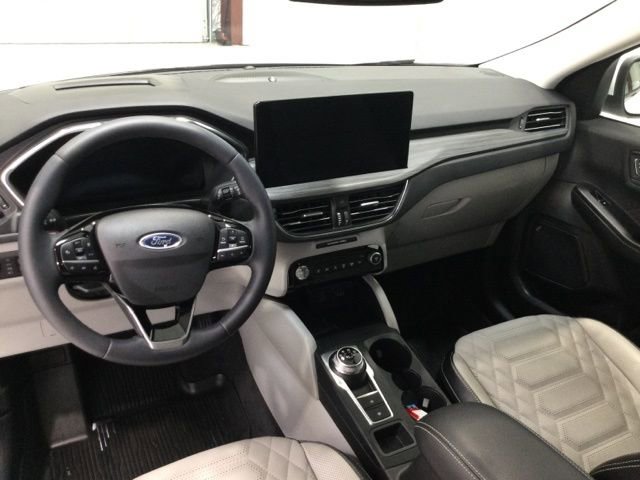 Certified 2023 Ford Escape Platinum w/ Premium Technology Package image 14