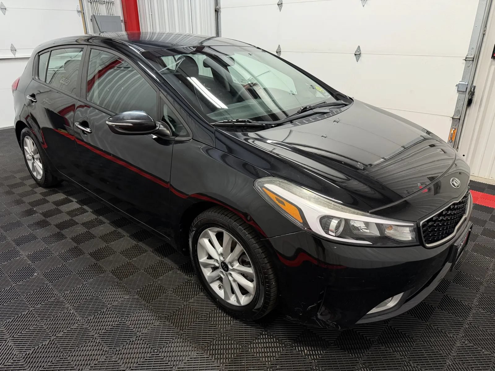 Used 2017 Kia Forte LX w/ LX Popular Plus Package FWD image 5