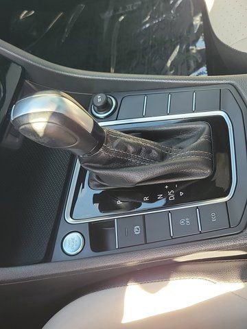 Used 2020 Volkswagen Jetta R-Line image 25