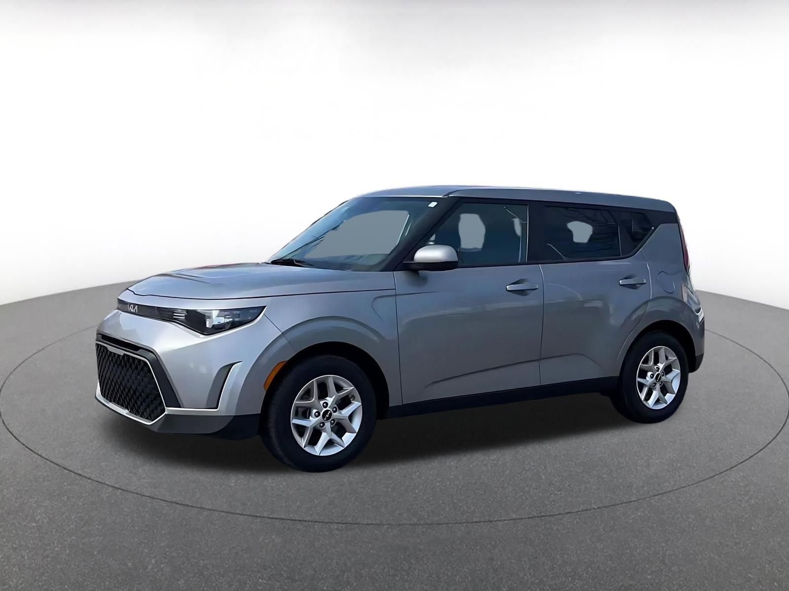 Used 2025 Kia Soul LX w/ LX Technology Package FWD image 8