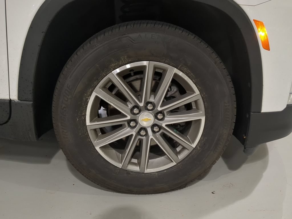 Used 2023 Chevrolet Traverse LT AWD/4WD image 6