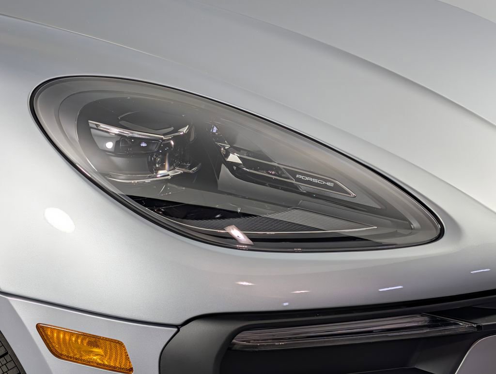 New 2026 Porsche Macan image 15