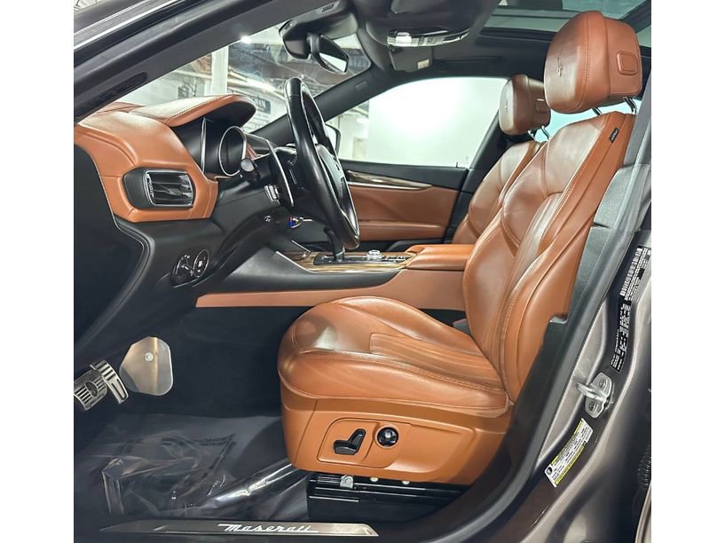 Used 2018 Maserati Levante GranLusso image 19