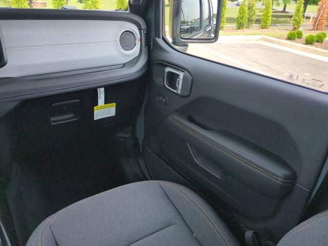 New 2026 Jeep Wrangler Sahara w/ Technology Group AWD/4WD image 17