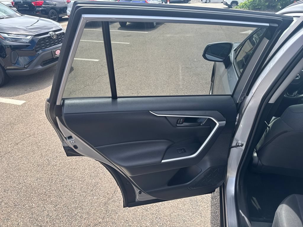 Used 2019 Toyota RAV4 LE w/ All Weather Liner Package AWD/4WD image 36