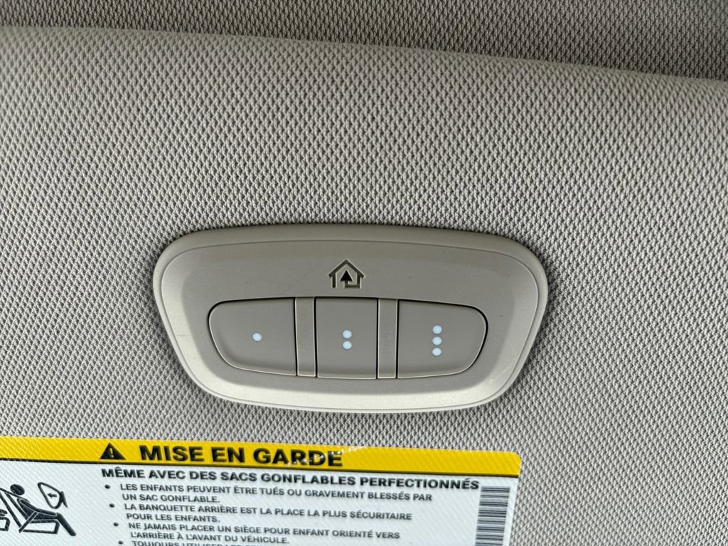 Used 2023 Chrysler Pacifica Touring-L FWD image 33