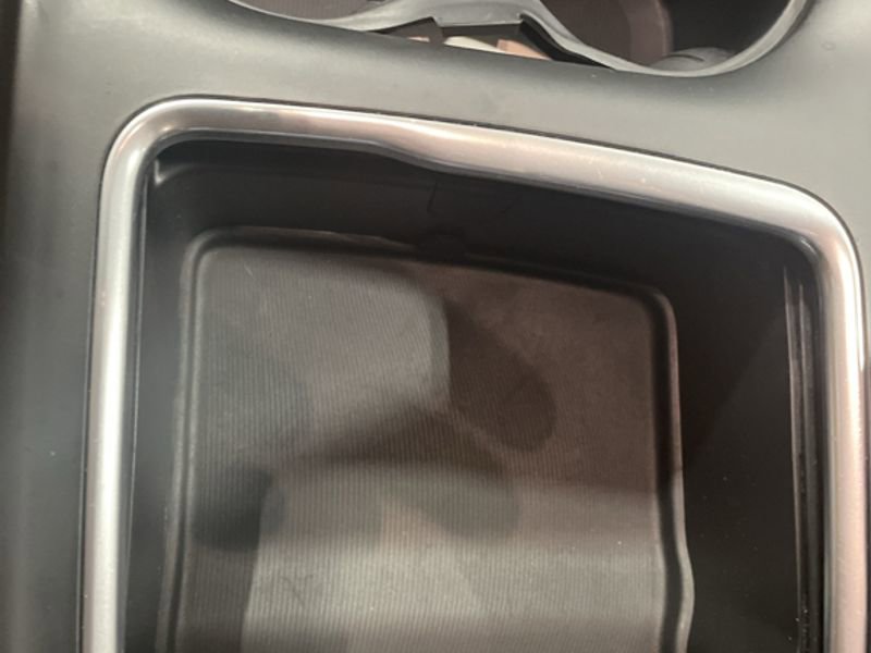 Used 2023 Chrysler Pacifica Touring-L w/ Uconnect Theater Family Group image 20