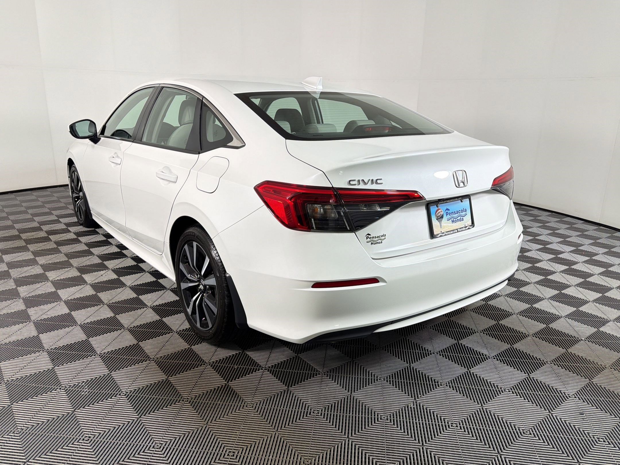 Used 2024 Honda Civic EX image 3