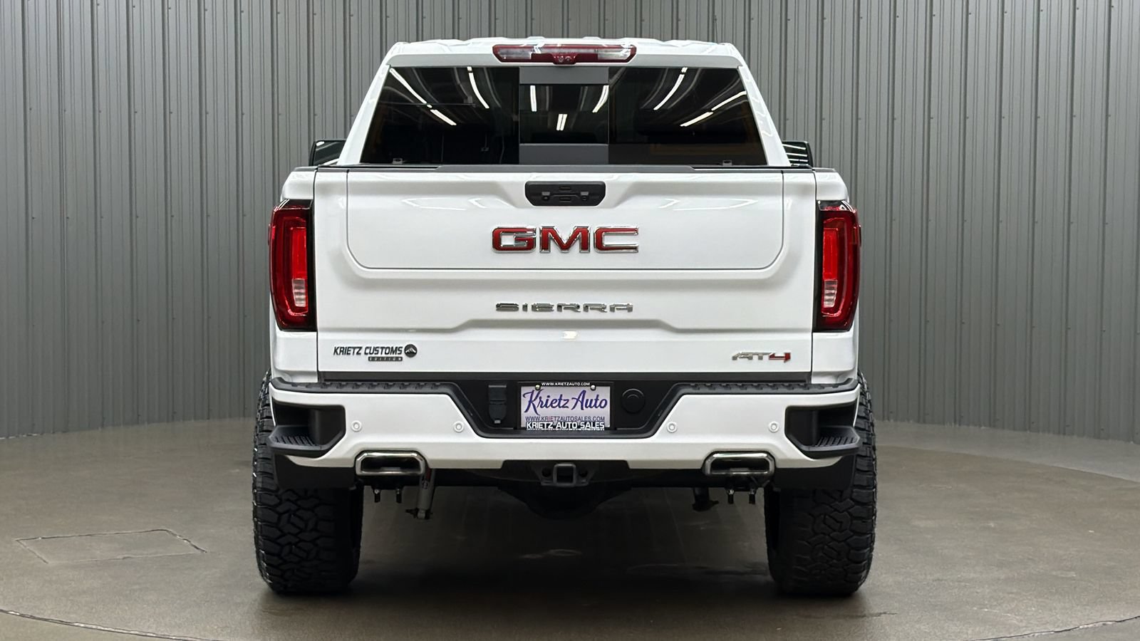 Used 2024 GMC Sierra 1500 AT4 w/ Technology Package AWD/4WD image 4