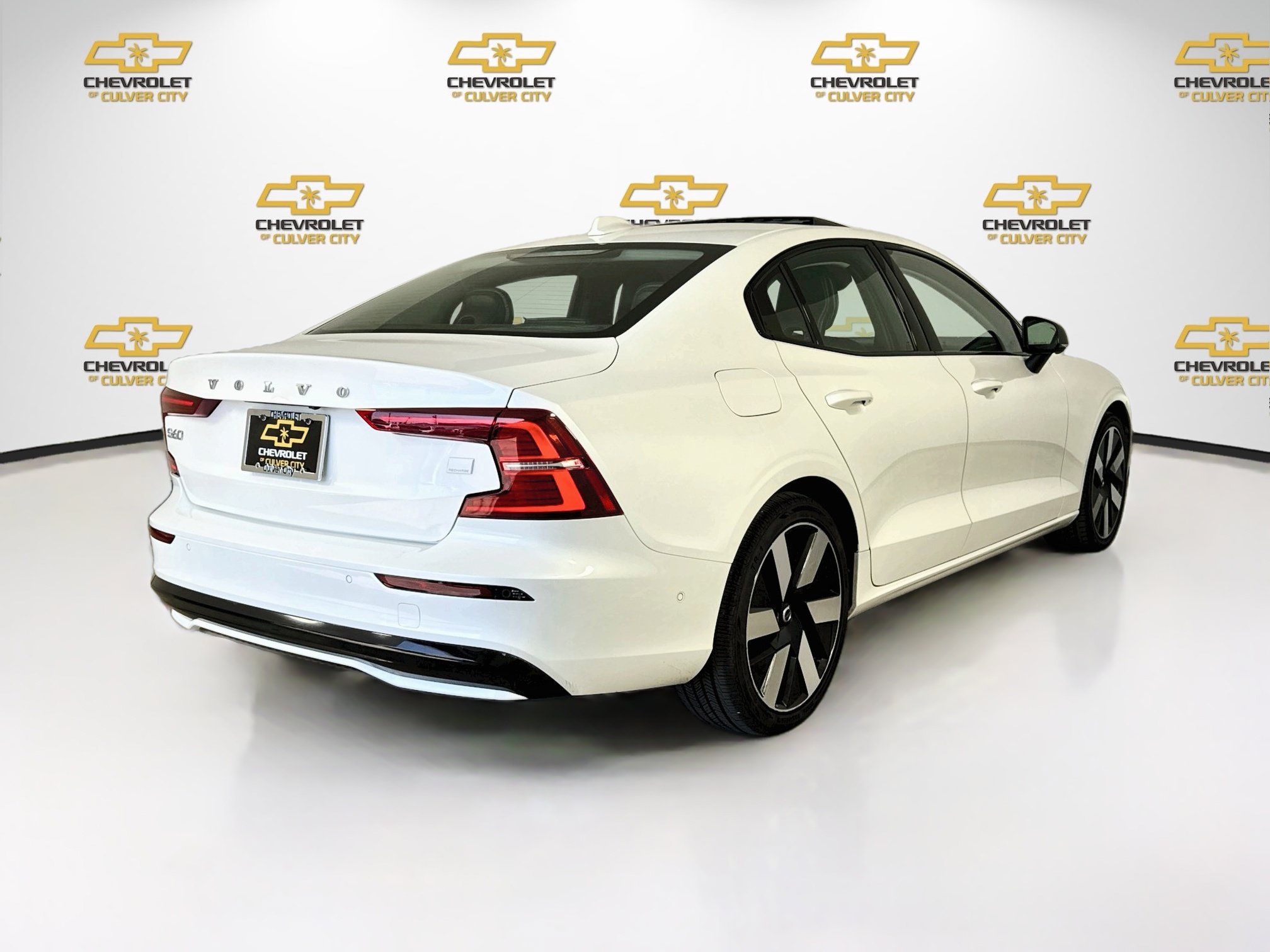 Used 2024 Volvo S60 T8 Plus w/ Climate Package AWD/4WD image 8