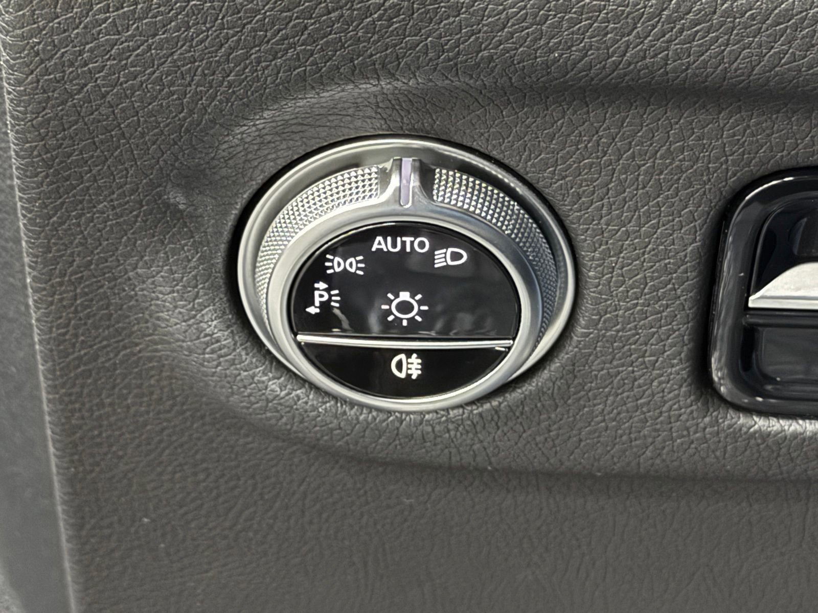 Certified 2023 Mercedes-Benz EQS 580 4MATIC Sedan image 26