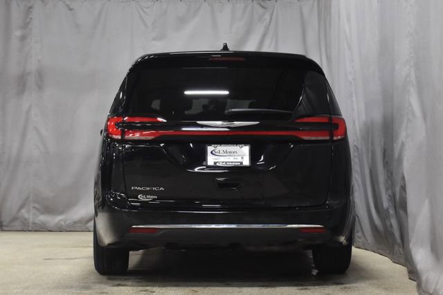 Certified 2025 Chrysler Pacifica Select image 8