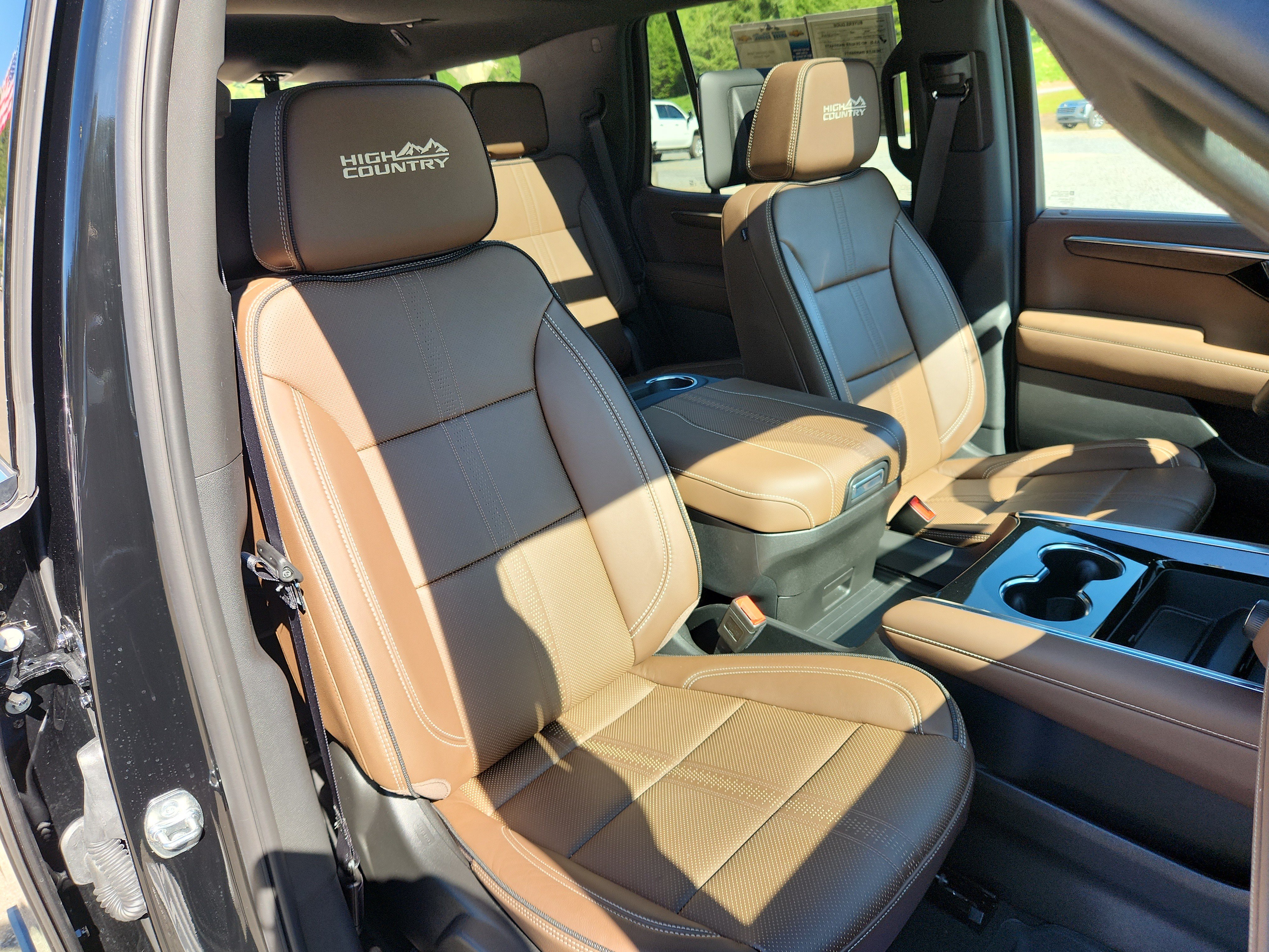 Used 2025 Chevrolet Tahoe High Country AWD/4WD image 52