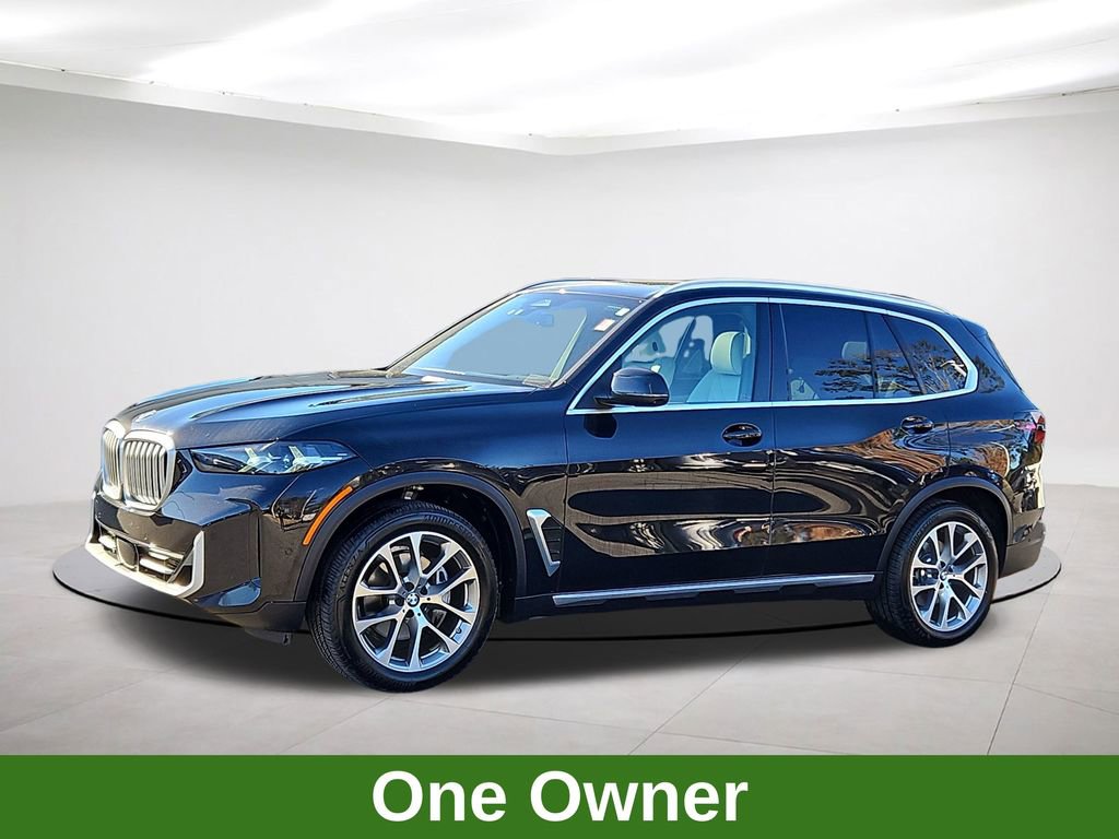 Used 2024 BMW X5 sDrive40i w/ Parking Assistance Package image 3