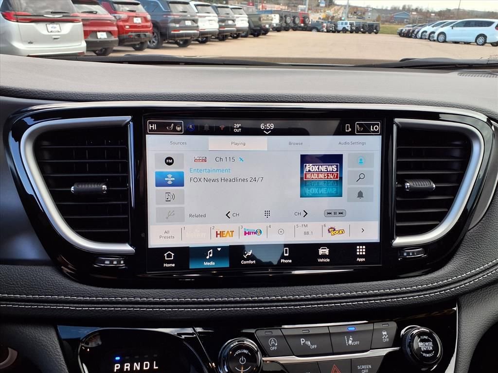 New 2026 Chrysler Pacifica Select w/ S Appearance Package AWD/4WD image 33