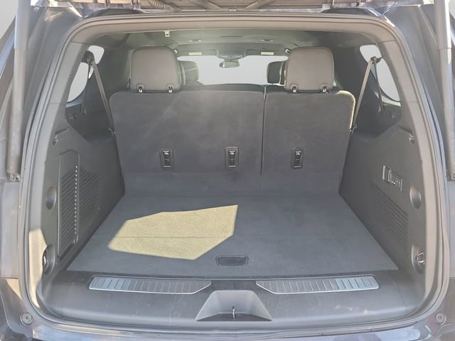 Used 2024 Chevrolet Suburban Premier image 11