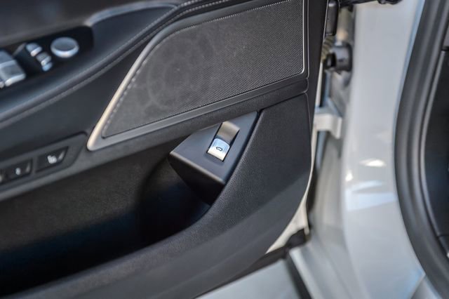 Used 2020 BMW 740i xDrive w/ M Sport Package image 52