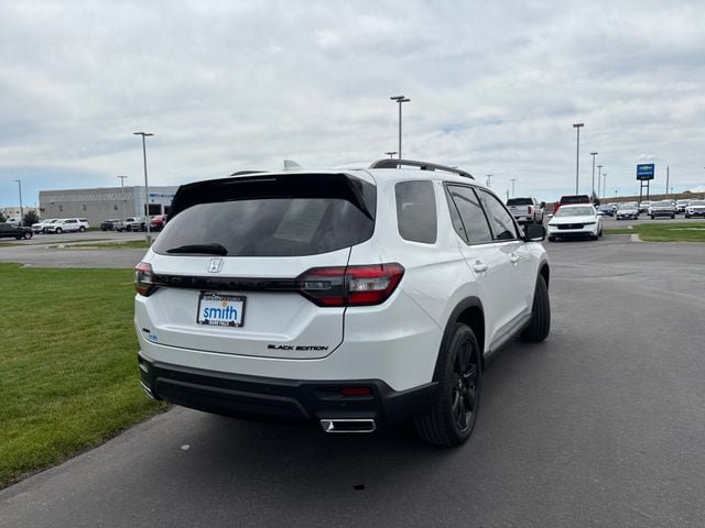 Used 2025 Honda Pilot Black Edition image 3