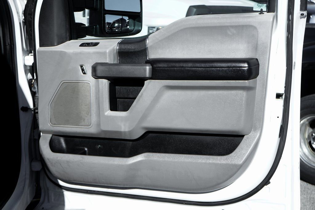 Used 2017 Ford F550 2WD Regular Cab Super Duty w/ Advanced Security Pack image 42