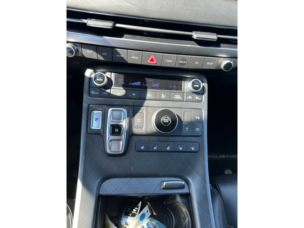 Used 2023 Hyundai Palisade Limited w/ Cargo Package image 19